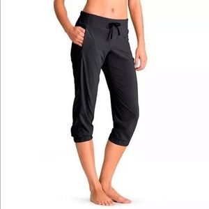 Athleta black zip pocket joggers “La Viva”